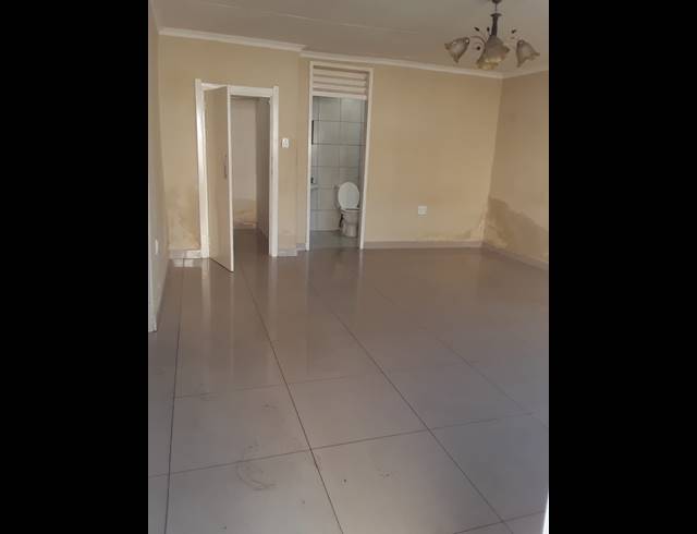 1 bed property to rent in HIGHLANDS NORTH